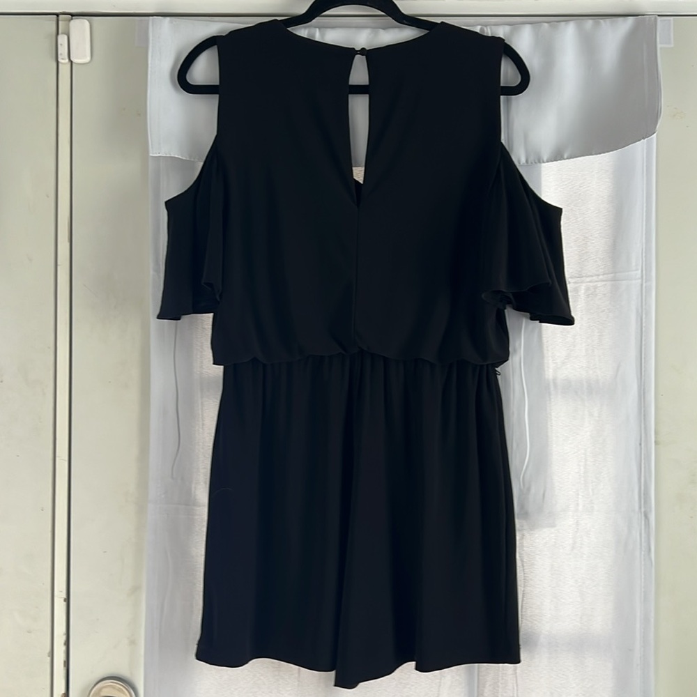 Calvin Klein Romper Shorts Womens Size 12 Black Short Sleeve Cold Shoulder EUC - Picture 4 of 9